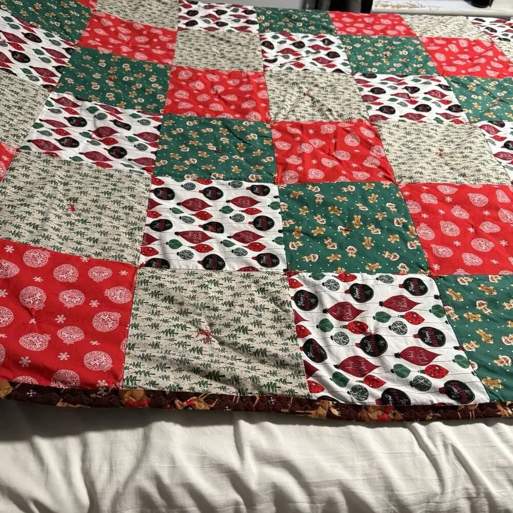 Handmade Christmas Quilt Throw Patchwork Red Green Reindeer Holiday Decor